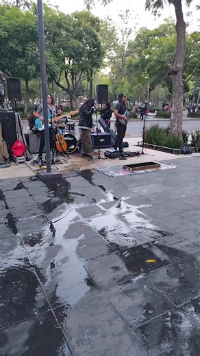 Reveil Band Live Performance en la Alameda Central