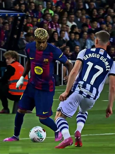 Lamine Yamal's dribbles #lamine #yamal #barcelona #fcbarcelona #football #footballshorts