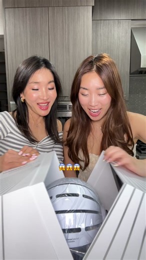 This is hands down the coolest LED mask we’ve ever seen! Its a helmet that stimulates your scalp and helps promote hair growth😱 #unboxing #hair #hairtips #hairgrowth #skincare #led #ledmask #ledlighttherapy