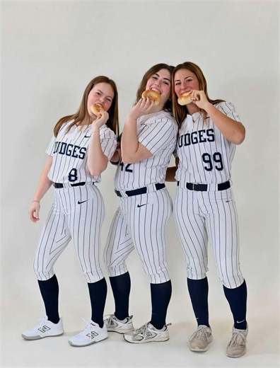Sophomore Softball Stars