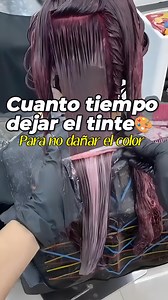 Te has preguntado Cuanto tiempo dejar el tinte? 🎨En este video te explico cuánto tiempo dejarlo según tu caso: ya sea que tengas canas o no, raíz o solo matizar. 👩‍🦳Canas 45 minutos 🐥mechas amarillas o naranjas 10 minutos es suficiente 👩🏻solo para cubrir la raíz, pero sin canas, 30 minutos 💾 Guarda este video para cuando te toque aplicar tu tinte. ve al link en mi perfil y descarga mi guía digital📘donde te explico paso a paso como tinturar, que tiempo y como mantener el color de tu cabel