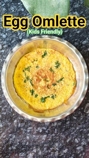 Fluffy Egg Omelette in 5 Minutes 🥚🍳 | Simple & Tasty! #foodflavoursz #shorts #healthyeating