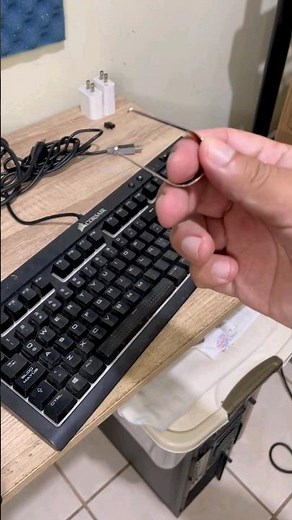 Today it's time to clean my mechanical keyboard | Corsair K68