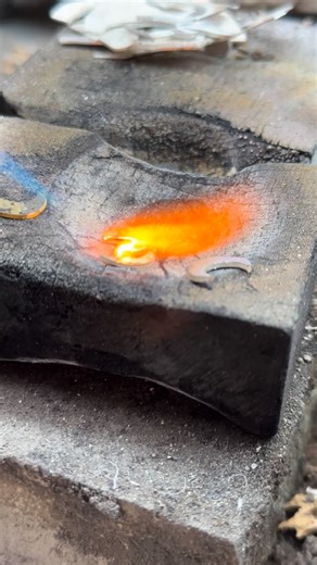 Formvollendung • Janina on Instagram: "I kept coming back to these stones on my bench. Turning them, watching the light change. That soft violet flash felt calm and grounded — so I built a collection around it. Now it’s online. . . . #handmadejewelry #witchyjewelry #schmuckliebe"