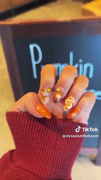 Fall Nail Designs to Embrace Autumn Vibes