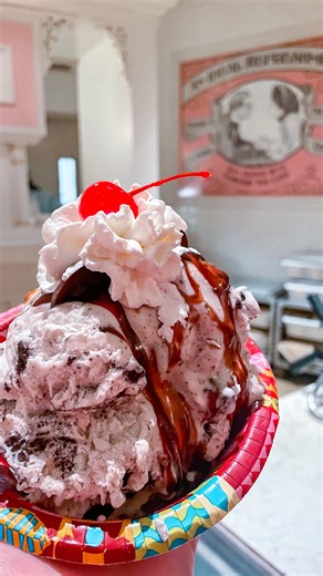 JANAYA | Disney, Cruise + Caribbean Travel on Instagram: "The deets 👀🍨 One of my absolute favorite sweet treats at Magic Kingdom! Where? Plaza Ice Cream Parlor at the end of Main Street USA on the right. What? Get the ice cream brownie sundea and/or the ice cream cookie sandwich. Both are SO good! Cost? $9.29 - definitely big enough to share though! Pro tip: get some ice cream and then watch the fireworks! #disneytravelagent #disneysnacks #disneyworldtips #disneyworldtrip #disneyworldsnacks"
