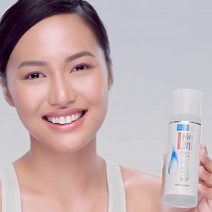 17 reactions | Hydration is the basic foundation of beautiful and healthy skin. Basically, when your skin is fully hydrated, other skincare products penetrate deeper and work better! After washing, make Hada Labo Gokujyun Hydrating Lotion the first step in your skincare routine! Hada Labo Gokujyun Hydrating Lotion: Php 685.00 Lazada: https://bit.ly/3xghWea Shopee: https://bit.ly/3jKxW46 #HadaLaboPH | Hada Labo Philippines | Facebook