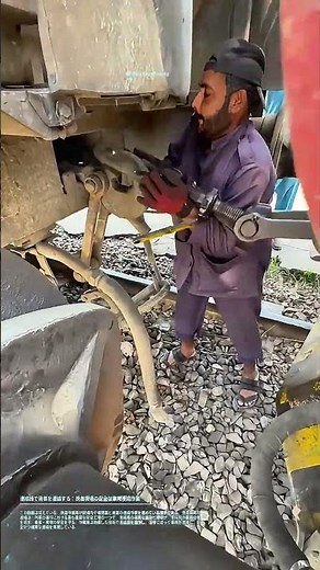 連結器で貨車を連結する：鉄道現場の安全な車両連結作業