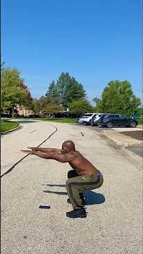 CHALLENGE: 100 SQUATS IN A MINUTE. How many can you do ??