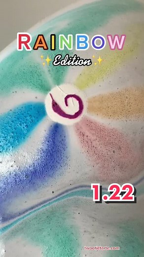 What’s better than one Worm on a String bath bomb? Two! 🐛🌈🐛💖 #wormonastring #CleanTok #bathproducts #valentinesday