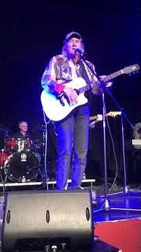 Eddy Raven sings “Right Hand Man” at Granbury Live.