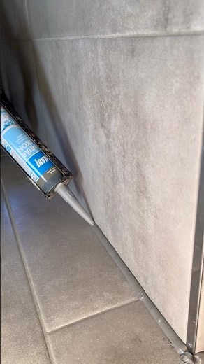 Silikonfuge sauber ziehen #shorts #silikon #silicon #renovieren #bathroom