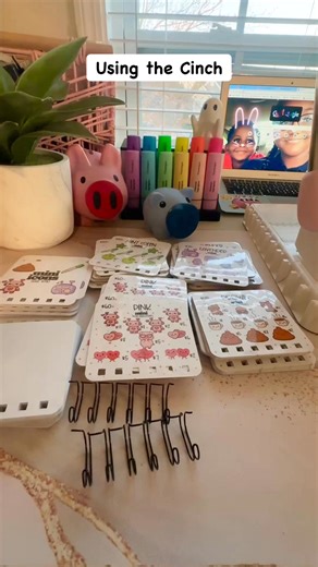 ✨ Using the Cinch to Bring the Mini Icon Challenges to Life ✨ There’s something so satisfying about the binding process! Today I’m using my Cinch machine to put together the mini icon challenges and showing exactly how I line everything up so each set comes out clean and cohesive. Before I bind, I always place the back card on the front so everything is perfectly aligned. Then I correlate each piece together, punch, and close it neatly in the back of the Cinch machine to create that finished, pr