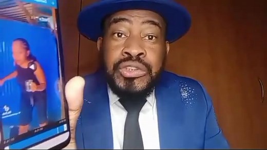 Après la promotion de Titi sur la chanson Hama Tsimeneha C’est le tour de l’influenceur international Saïd Mohamed Djibril de donner la force aux jeunes artistes les plus écoutés de la nouvelle génération en parlant d’eux sur sa plateforme de promotion 🔴 Le clip accumule actuellement 60 000 vues sur YouTube : https://youtu.be/hgq4oJz0jKM?si=vDFOMLGcyhx8GAiO | I am Comoco269