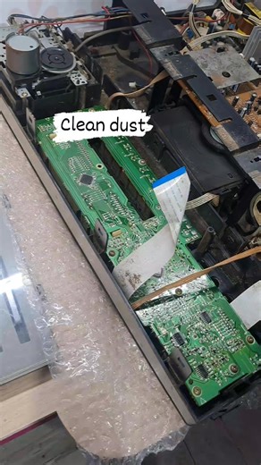 Clean dust Polytron Big Band kondisi awal tombol2 kurang fungsi karet mekanik terindikasi mulur CD, Radio on progress #repair #restorasi #electronics #hifi #stereo #latinmusic #reels #fyp | Fachru Achmad
