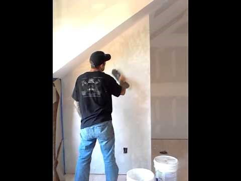 HOW TO Apply a Skip Trowel Texture on walls.