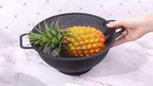 2 Pcs Matte Black Colander for Kitchen, 4 and 5 Qt, Stainless Steel Colander with Handle, Pasta Strainer for Spaghetti Food Fruits Berry Vegetables, Elevated Pedestal Foot