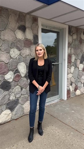 🌩️ Storm Chaser Warning 🚫 Red flag alert: If a contractor shows up uninvited after a storm and says “We’ll handle your claim for you,” ask them for their card and tell them you will call them back after you speak with your insurance agent! If the contractor becomes pushy, you can almost guarantee it is a scam! 🚫NEVER sign a contract before speaking to your insurance company! ✅ Always work with a licensed, local contractor that you have heard of prior to the storm! Even better, ask friends or 