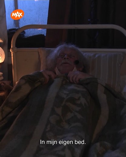 10K views · 114 reactions | Terwijl Ebenezer Scrooge lekker denkt te kunnen gaan slapen, krijgt hij de schrik van zijn leven als Jacoba Marley ineens in zijn bed ligt om hem te waarschuwen.  Scrooge Live kijk je op NPO Start. | Omroep MAX | Facebook