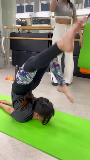 コントーション団体作品に向けて🔥🔥🔥 #コントーション #コントーションスタジオ #趣味 #contortion #contortionist #コントーショニストeri #名古屋 #柔軟 #超柔軟