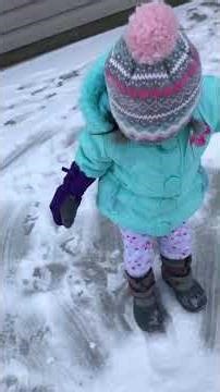 #familyvlog A Snowman Dream with Just a Little Snow｜雪人夢與少許的雪 — 雙胞胎的冬日嘗試.