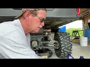 Changing transmission fluid on Polaris Ranger. #Polaris#sidebyside#offroad#maintenance #transmission