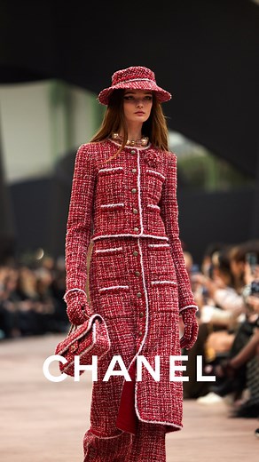 CHANEL | For the Fall-Winter 2025/26 Ready-to-Wear collection, coordinating three-piece tweed silhouettes with precious buttons and graphic trims... | Instagram