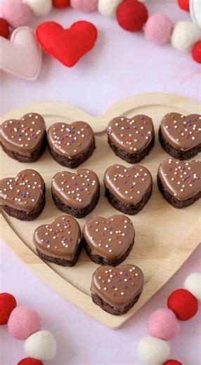 Mini Dipped Brownie Bites Prep Time: 15 minutes Bake Time: 15–20 minutes Total Time: 35 minutes Yields: ~12–15 mini brownie bites Ingredients ½ cup unsalted butter, melted ½ cup granulated sugar 2 large eggs, room temperature 1 tsp vanilla extract ⅓ cup unsweetened cocoa powder ½ cup all-purpose flour ¼ tsp salt ¼ tsp baking powder For Dipping & Decoration: ½ cup chocolate chips or chocolate melts Sprinkles, crushed nuts, or other decorations Optional Silicone Mold: Heart-shaped or mini molds In