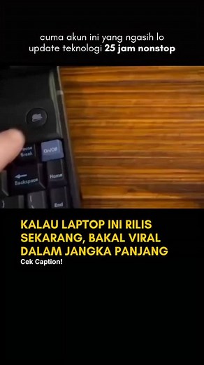 Tahun 1997, Hewlett-Packard (HP) bikin sesuatu yang waktu itu dianggap gila: sebuah laptop bernama OmniBook 800CT yang punya mouse bawaan di dalam bodinya. Beneran di dalam bukan trackpad, tapi pop-out mouse kecil yang bisa lo tarik keluar dari sisi laptop. Mouse itu punya sensor gerak dan dua tombol, kayak mouse desktop biasa, tapi disembunyikan dengan desain super rapi. Laptop ini dijual seharga $4.750 waktu itu, kira-kira Rp140 jutaan kalo disesuaikan sama inflasi sekarang. Spesifikasinya? Pr
