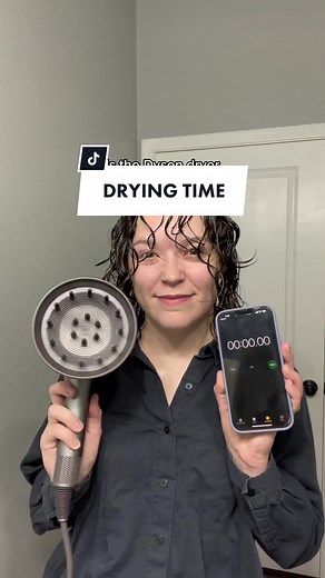 Efficient Dyson Hair Dryer: Curly Hair Drying in 9 Minutes!