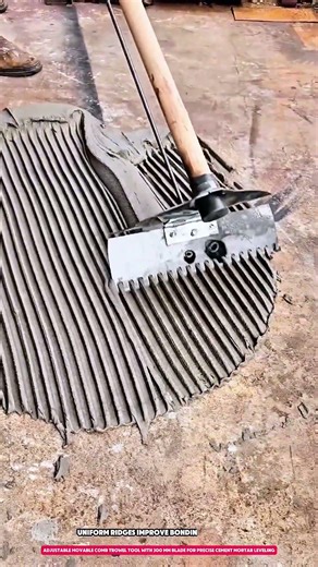 adjustable movable comb trowel tool with 300 mm blade for precise cement mortar leveling
