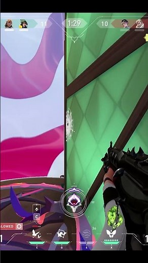 INSANE Clove 1v3 Clutch 😱 | Epic VALORANT Ranked Round (Controller Diff)