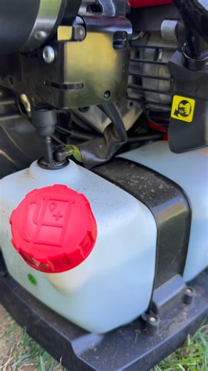 Making a powerful backpack blower was the assignment and @proruntech did it!!! Don’t want to miss a thing…. ✅ FOLLOW ME ✅ DOUBLE TAP IT AND COMMENT ✅ SHARE FOR OTHERS TO ENJOY #livetheyardlife #beatermowerslife #builditgrowitlfg #belegendary | Chris Laflamme