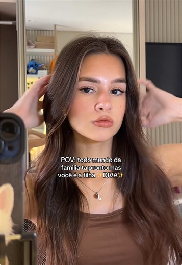 Tutorial de Maquiagem e Estilização de Cabelo com Natalia