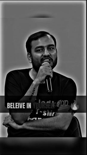 Business !! Finance !! Entrepreneur on Instagram: "💪💪☠️☠️👺📊🙌日本利用压电瓷砖将脚步转化为电能。这些瓷砖捕捉来自你脚步的动能。当你行走时，你的重量和动作会对瓷砖产生压力。瓷砖会轻微弯曲，从而产生机械应力。瓷砖内部的压电材料将这种应力转化为电能。每一步都会产生少量电荷，而数百万步结合在一起就能产生足够的电力来驱动 LED 灯、数字显示屏和传感器。在像涩谷车站这样繁忙的地方，每天大约有 240 万个脚步为这一系统作出贡献。这些电能可以被储存或立即使用，从而减少对传统电力来源的依赖，并支持可持续的城市基础设施。这种方法将日常运动转化为实用的可再生能源 #日本 #知识 #事实 #你知道吗 #推荐 #科技 #创新 #历史 #技术 #实验 #热门 日本利用压电瓷砖将脚步转化为电能。这些瓷砖捕捉来自你脚步的动能。当你行走时，你的重量和动作会对瓷砖产生压力。瓷砖会轻微弯曲，从而产生机械应力。瓷砖内部的压电材料将这种应力转化为电能。每一步都会产生少量电荷，而数百万步结合在一起就能产生足够的电力来驱动 LED 灯、数字显示屏和传感器。在像