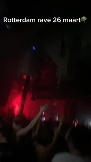 Papa dyen laat ff zien hoe het moet #hardtechno #rotterdamrave #techno #beuken #festival #foryou #fy #foryoupage @Rotterdam Rave @DYEN music