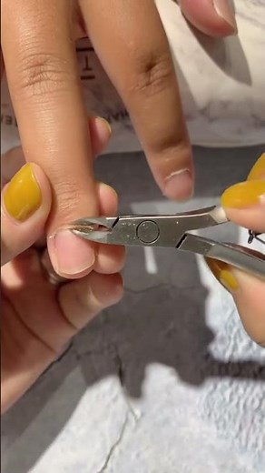How to cut cuticles properly？