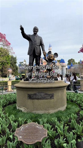 I love Disneyland and the different experiences each visit brings with my girls. Every trip feels a little different, but this one was extra special because it was Baby No Limit’s first time. Watching her take it all in made everything feel new again. What made it even better was my teenage girls doing their own research during the trip and had a whole food game plan ready, and we ended up trying things I probably would have walked right past. On this day, I walked over 25k steps, stayed hungry 