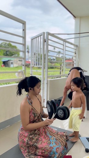 Morning calisthenics & pilates before our 16 hours shift. 🍃Elevated push up 4 sets to failure. #calisthenics #pilates #homeworkout #healthiswealth #peace #morningroutine #family #happymonday | Don Christopher