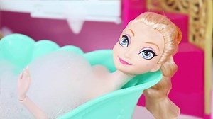 43K views · 1K reactions | Princess Elsa Barbie Doll House Bedroom Morning Routine Dress Rumah mainan Play kids toys | Hey Baby Toys | Facebook