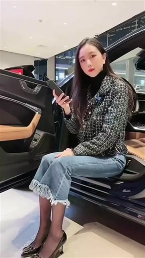 Denims pantyhose...high 👠 dangling! #nylons #pantyhose #dangling