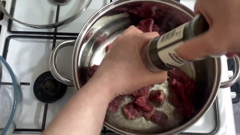 Easy classic beef and blue cheese pie recipe