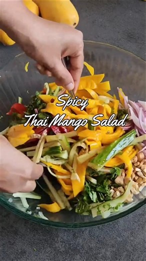 Start your day with healthy Mango Salad #mango #saladrecipe #shorts ‪@vegfudie‬ #new #recipe