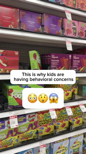 This is why so many kids are hyperactive 👀 I scanned the most popular kids snacks and the ingredient lists were INSANE — dyes, additives, seed oils, and processed sugar everywhere. If you want calmer moods and better focus… start with the label. #crunchymom #foodlabels #cleaneating #usfoodindustry #kidsnutrition