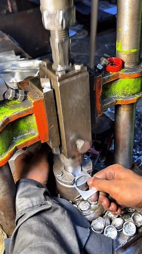 “How Bottle Caps Are Made in Factories | Mass Production Process ” #LS10 #LSTEN #LSTENX #BMW #BottleCapMaking #FactoryProcess #MassProduction #HowItsMade #Manufacturing #PlasticIndustry #IndustrialProcess #ProductionLine #Engineering #FactoryTour | Mr L.STEN X | Facebook