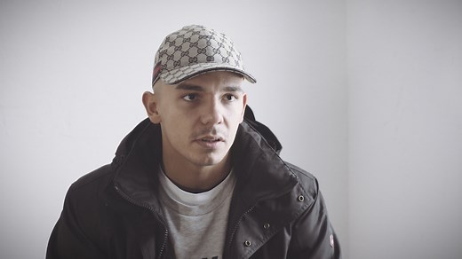 Capital Bra: Das Vermögen & Einkommen des Rappers 2026