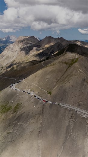 FIVE COUNTRIES FOUR DAYS THREE NIGHTS 1,250 MILES Join a group of like minded Porsche Owners on an incredibly adventure across Europe. Friday 24th April Begins in Folkestone catch the Le Shuttle at 8am. We make our way to Breda in Holland, driving through France & Belgium. Stops include: Maturo - Intergrale Specialist DRS Motorsport - 993/964 E & R Classics Hotel - Gelderland, Holland Saturday 25th April First stop is Porsche Gelderland who have four showrooms including Museum, Classic, Exclusiv