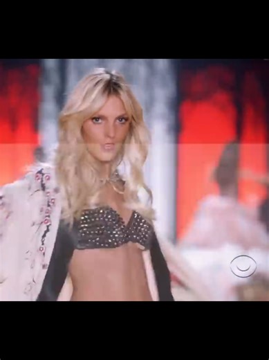 Vectoria secret fashion shows top moments supermodels 💫🩷#model #supermodel #vectoriasecret #vectoria