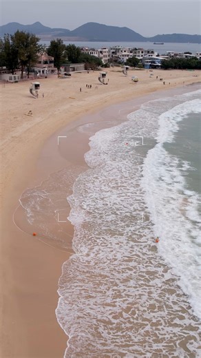 Shek O Beach is one of the best beach on Hong Kong Island. A sandy public beach that attracts large crowds over the weekend. The water quality at the beach is constantly ranked “Good”, and the lack of waves makes it a rather peaceful beach. Often the first beach that anyone new to Hong Kong visits. #beach #beachday #Summer #summervibes | Arcee Xandrah Rain