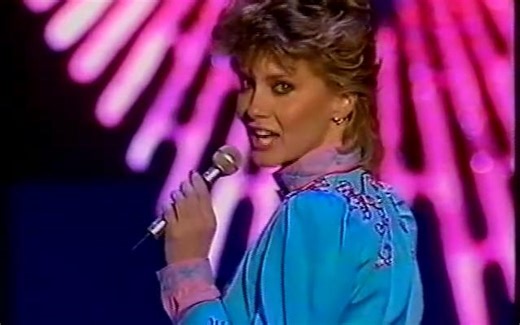 【1982年全美音乐奖现场】Olivia Newton-John - Make A Move On Me 1982.01.25